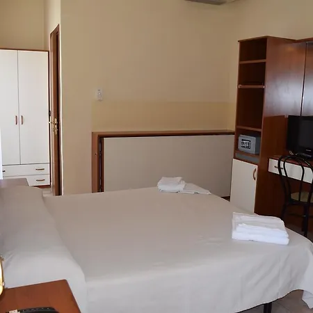 Hotel Mary 3*