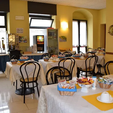 Готель Mary 3*